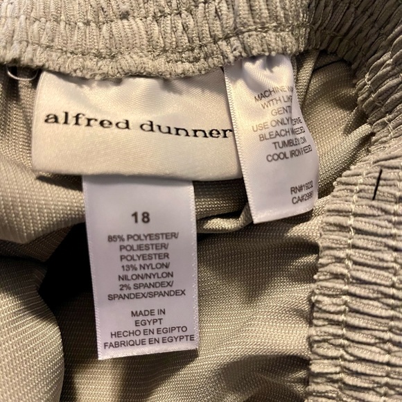 Alfred Dunner Women’s Pants - Picture 2 of 2